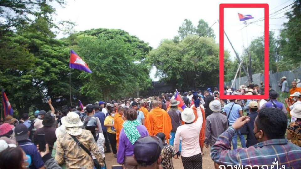 กกล.บูรพา แจงแล้วปม  ปักธงชาติกัมพูชา หน้าแนวลวดหนามของไทย