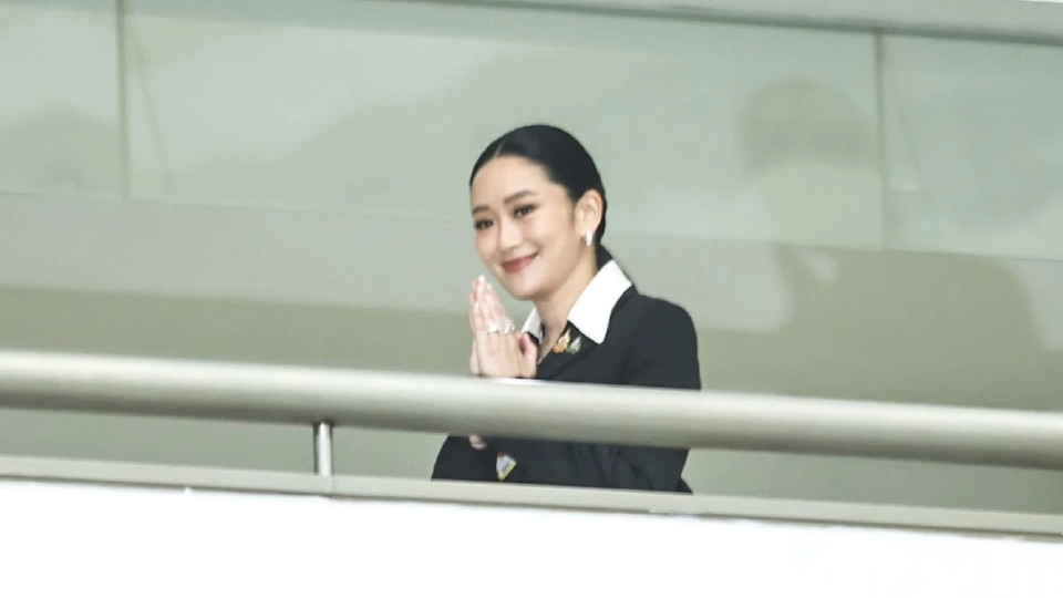 ‘ครม.’ ปรบมือ ให้กำลังใจ ‘แพทองธาร’ กลางวงประชุม หวังข่าวดี 29ส.ค.