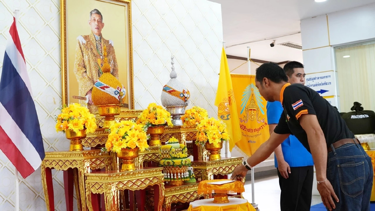 มอบเงินสิ่งของพระราชทาน ครอบครัว 9 ผู้เสียชีวิตศรีสะเกษ เหตุปะทะชายแดน