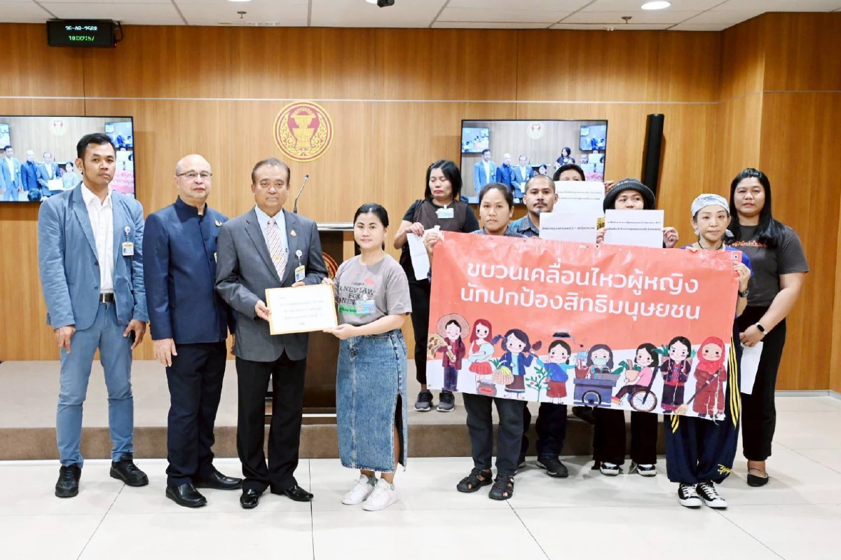 'ขบวนผู้หญิง' ยื่น สว. เพิ่มสิทธิลาคลอด 126วัน ได้เงินเต็มจำนวน