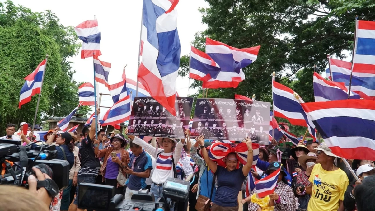 ปฏิบัติการแสดงสัญลักษณ์เพลงชาติไทย ดังก้องบ้านหนองจาน สระแก้ว