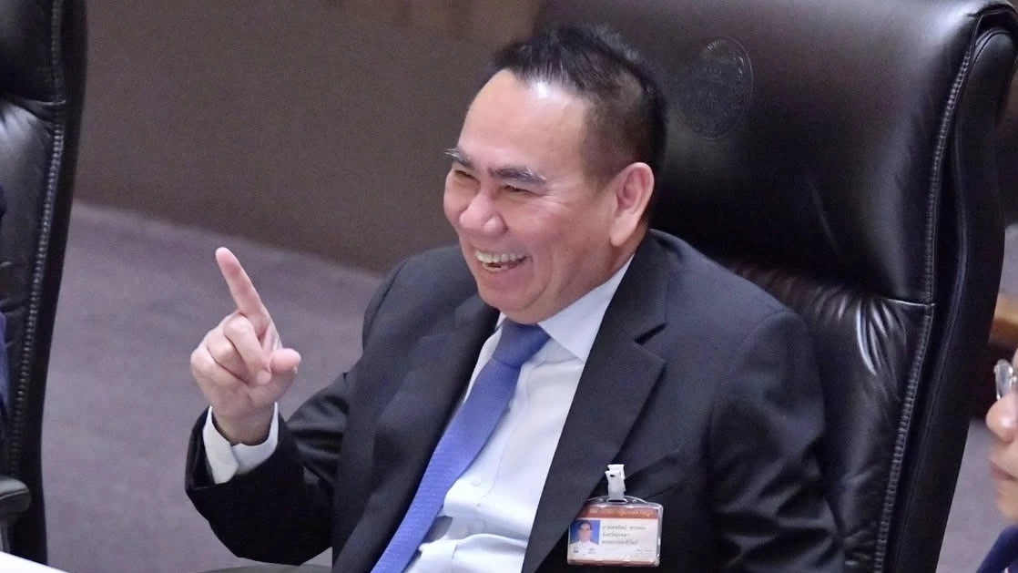 ‘มท.1’ สั่ง ปลัดฯ สอบ ปมจัดคิว นอภ.ต้อนรับ ‘เดชอิศม์’ ขึ้นลงสงขลา