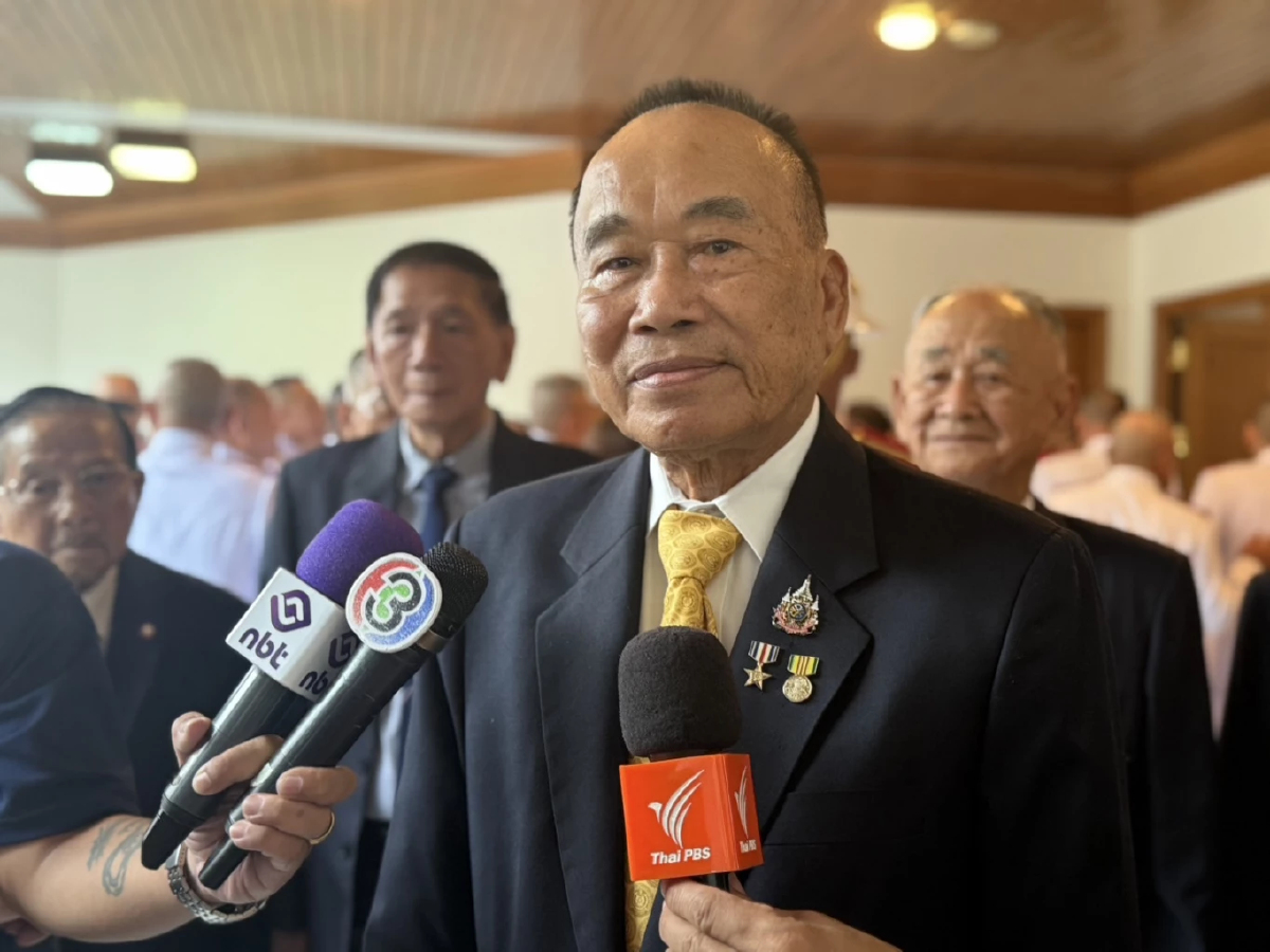 'เสธ.อ้าย' ซัดรัฐบาล ไม่รู้เรื่อง ห่วงการเมือง ถก จีบีซี ชมเปาะ ผบ.ทบ. - มทภ.2