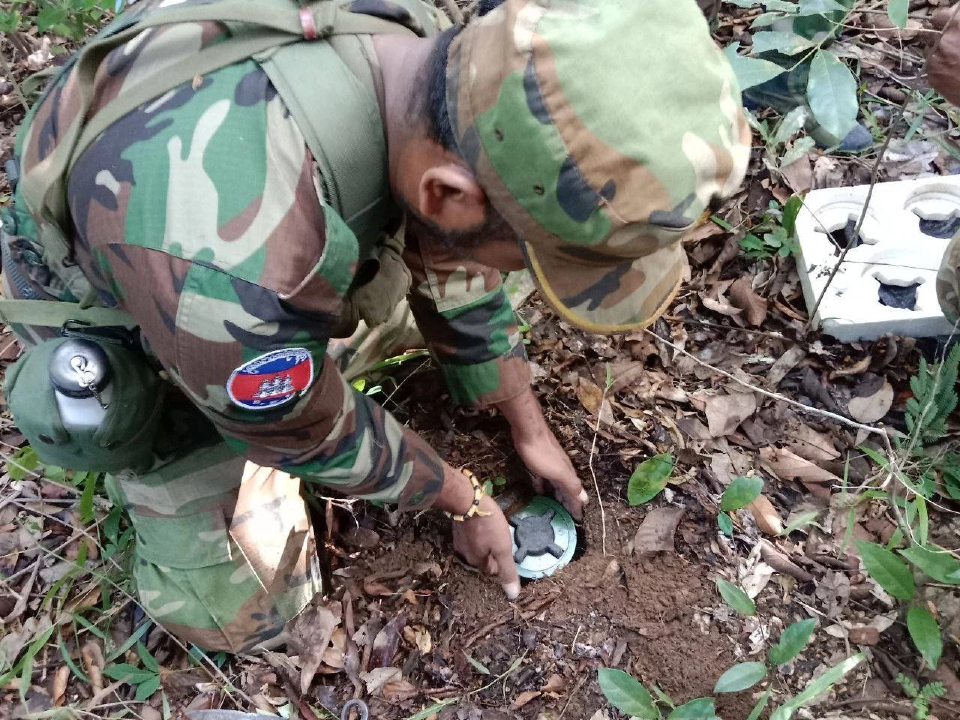 ทบ. งัดหลักฐาน มัดคอกัมพูชา ไม่ละอาย วางทุ่นระเบิด ไม่ยอมรับ