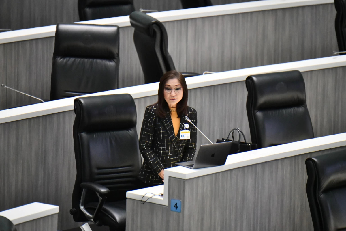 'สว.พันธุ์ใหม่' เข้าชื่อสำเร็จ ยื่นถอด 136 สว.สีน้ำเงิน พรุ่งนี้