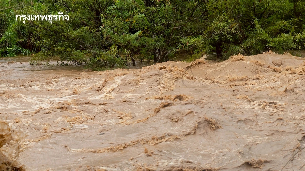 เชียงรายวิกฤต! น้ำป่าหลากปิดเส้นทางดอย-แม่ยาว - น้ำล้นอ่าง