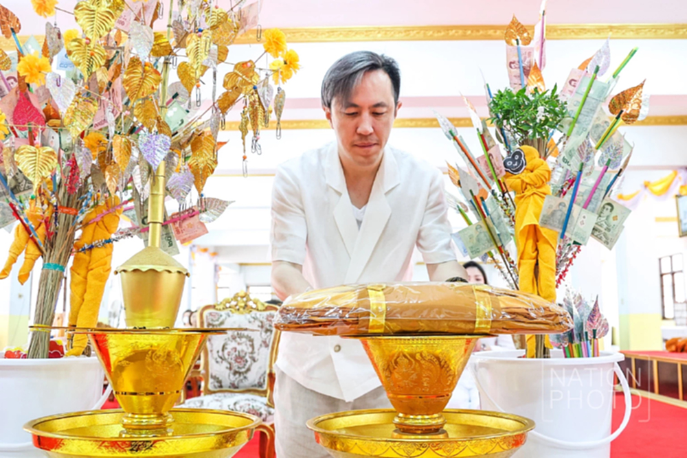 'ฉาย บุนนาค' นำทีมเนชั่น ทอดผ้าป่าสามัคคี สร้าง โกเมศไตรรัตนเจดีย์