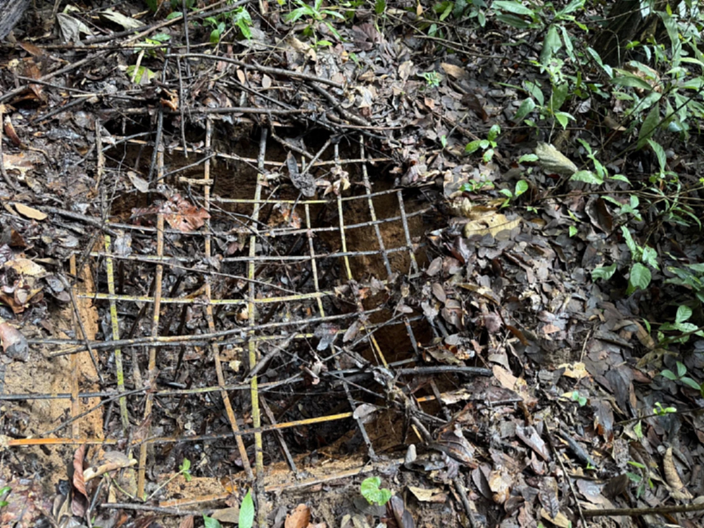 เปิดภาพ ทหารกัมพูชา ทำหลุมขวาก จ้องสอยทหารไทย หน้าแนวตั้งรับ