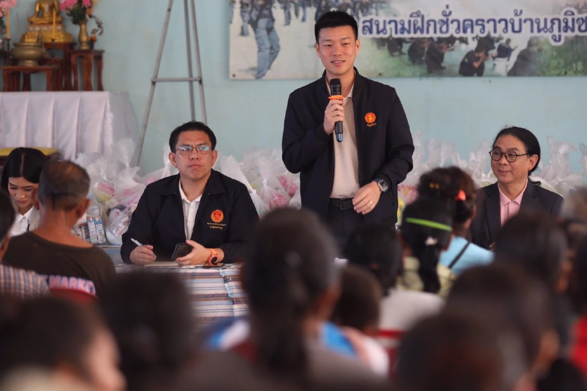 ผู้นำฝ่ายค้านเปิดเวที 2 จว.ชายแดน แนะรัฐเปิดจุด one-stop เยียวยา