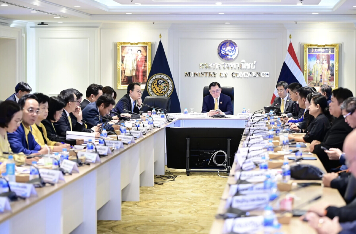 พาณิชย์ หารือ SME รับมือภาษีสหรัฐ ชี้ไทยโดนภาษี 19 % ยังแข่งขันได้