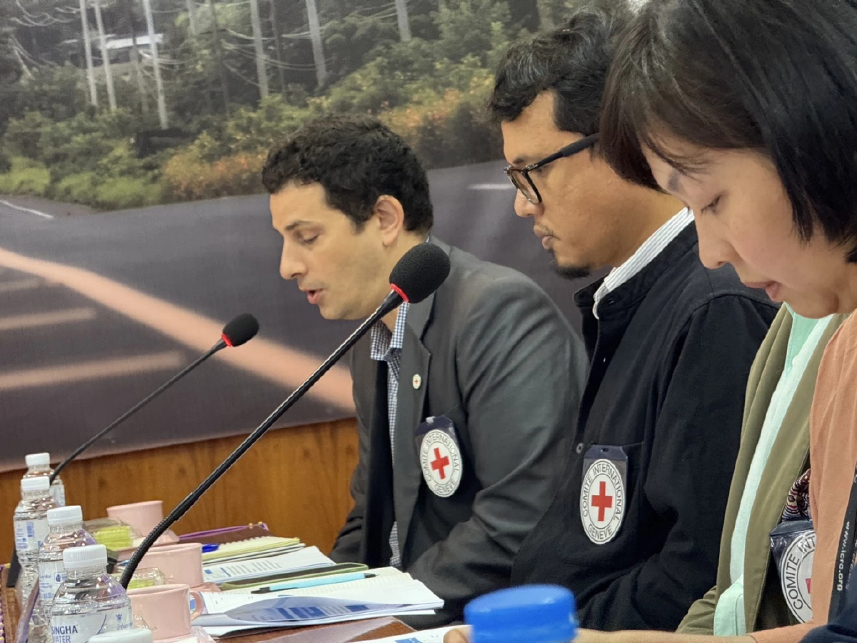 คณะ ICRC ลงพื้นที่ดูความเสียหายกัมพูชาโจมตีพลเรือนไทย ตามอนุสัญญาเจนีวา