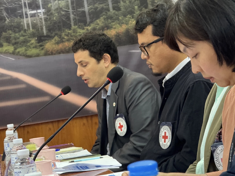 คณะ ICRC ลงพื้นที่ดูความเสียหายกัมพูชาโจมตีพลเรือนไทย ตามอนุสัญญาเจนีวา