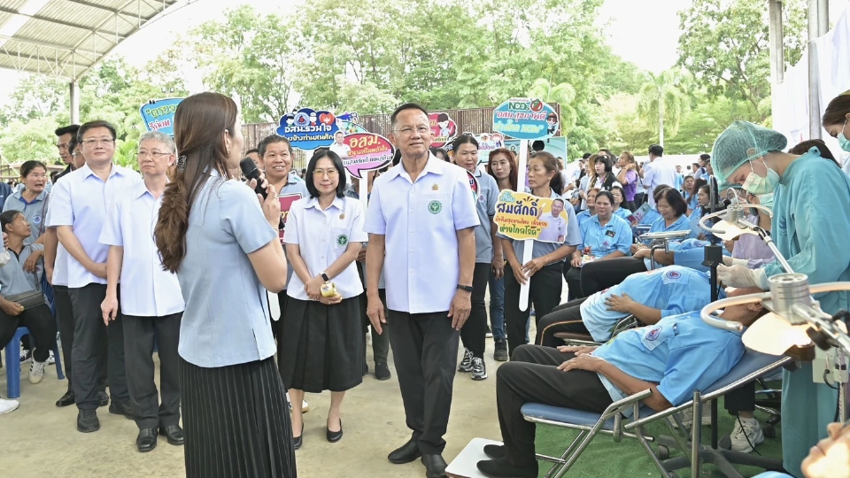 ‘สมศักดิ์’ แจง ลา ครม.นัดพิเศษ มีคิวงาน อสม. ล็อกล่วงหน้านานแล้ว