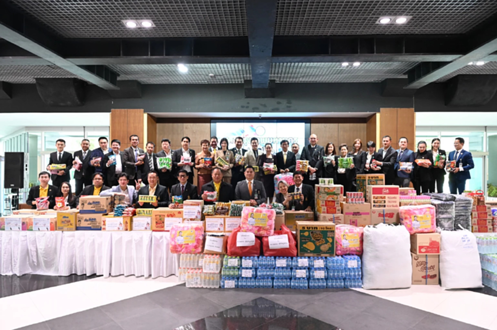 ส.ก.เขตบางรัก ส่งมอบสิ่งของถึง นาวิกโยธินจันทบุรี ช่วยแนวหน้า