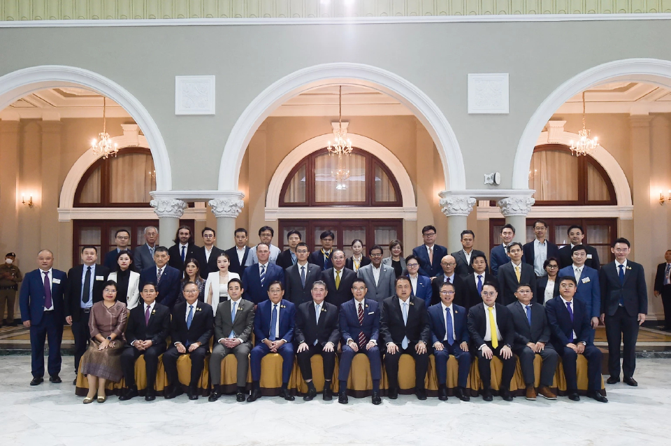 รัฐบาลเปิดทำเนียบพบ 30 ผู้บริหารเอกชน ดึงลงทุนเพิ่ม 5.1 หมื่นล้าน