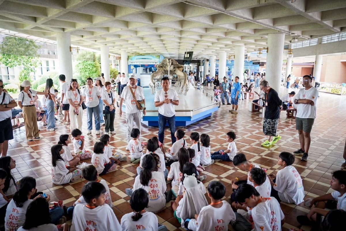 ‘ธนบวร’ จัดโครงการพาน้องเที่ยว พาเด็กมูลนิธิบ้านพระพรสู่บางแสน