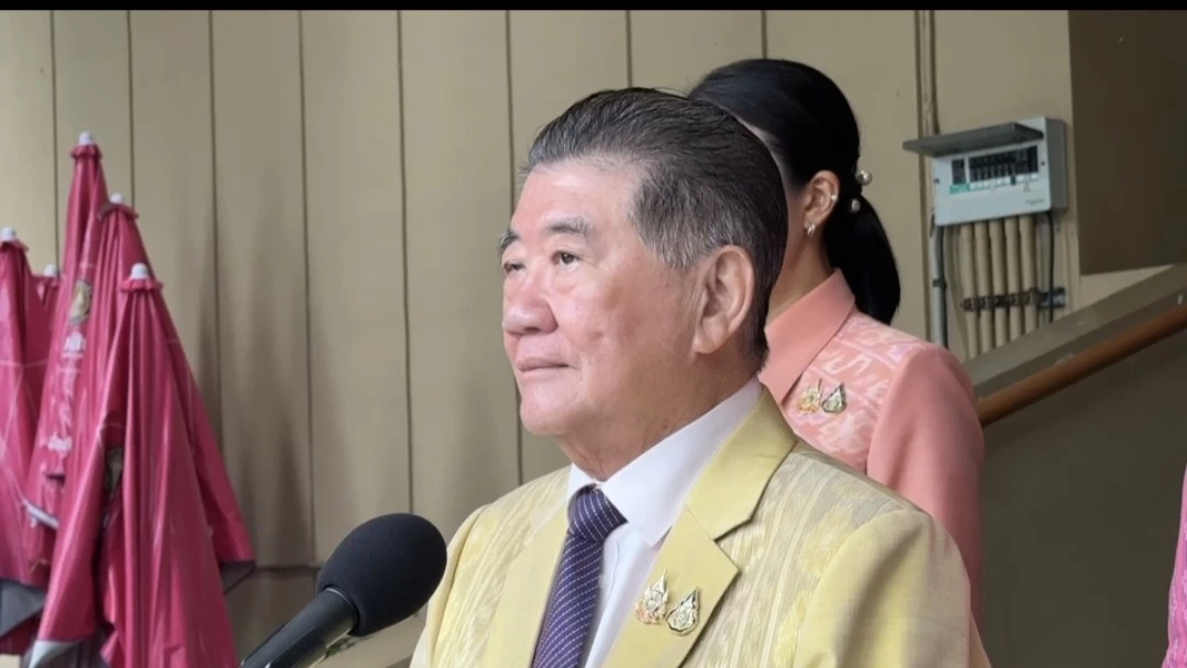 'ภูมิธรรม' ชี้ หนังสือร้องเรียนโยกย้ายตำรวจ 'บิ๊กเต่า' ให้ผู้มีอำนาจพิจารณา