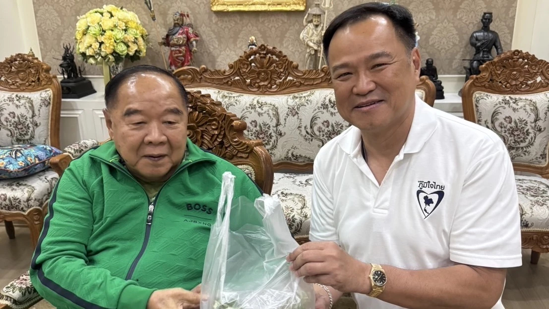 ‘อนุทิน’ เข้าบ้านป่าฯ ‘บิ๊กป้อม’ เสิร์ฟข้าวหน้าไก่ ถก ปัญหาบ้านเมือง