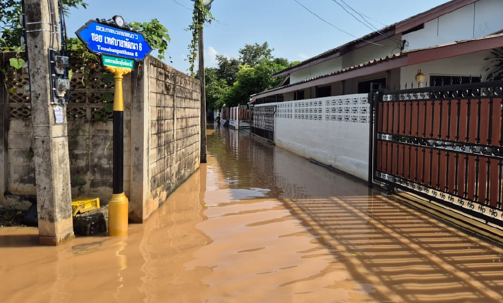 'น้ำท่วมสุโขทัย' ล่าสุดคลี่คลายแล้ว ระดับน้ำยมลดต่อเนื่อง