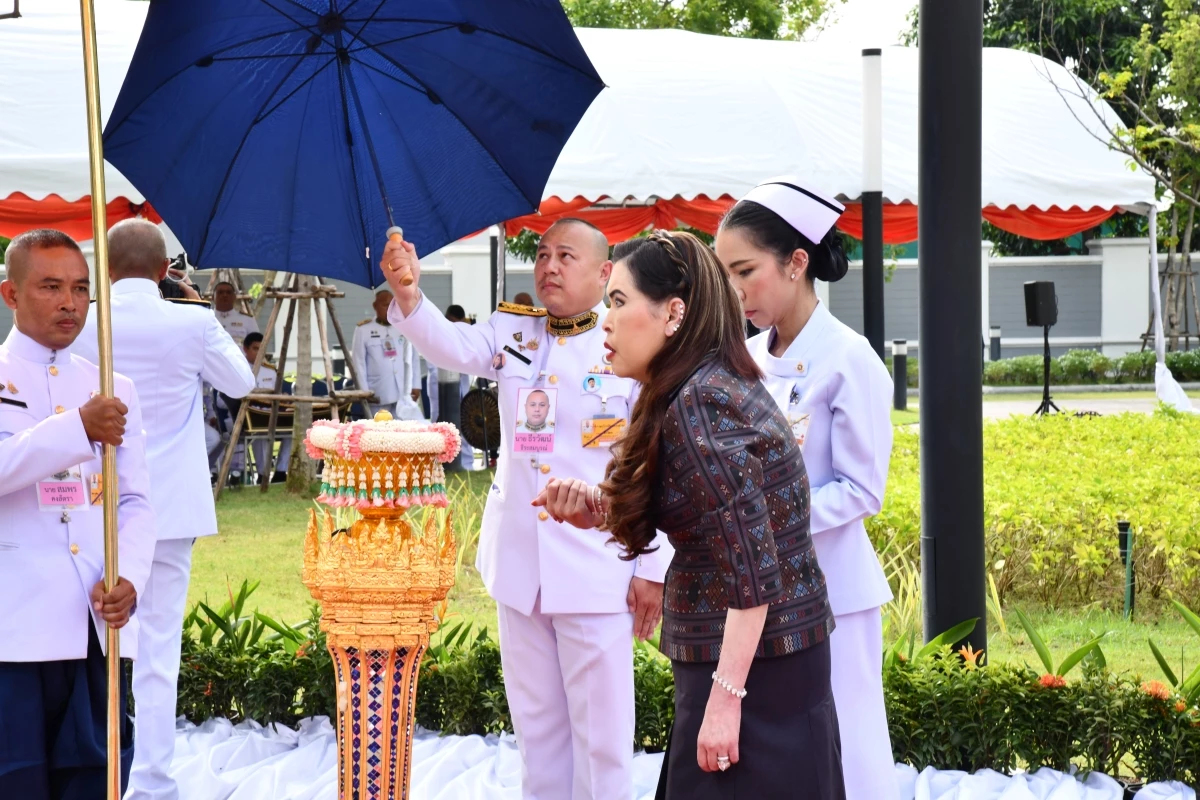 กรมพระศรีสวางควัฒน วรขัตติยราชนารี ทรงเปิดอาคารศูนย์วิจัยและพัฒนาชีววัตถุ สถาบันวิจัยจุฬาภรณ์