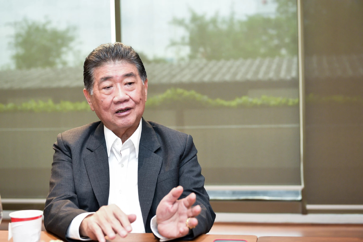 'ภูมิธรรม' อึ้ง 'ธนาธร' ป้องฮั้วสว.-เขากระโดง ปัดวิจารณ์บอกคนจำ