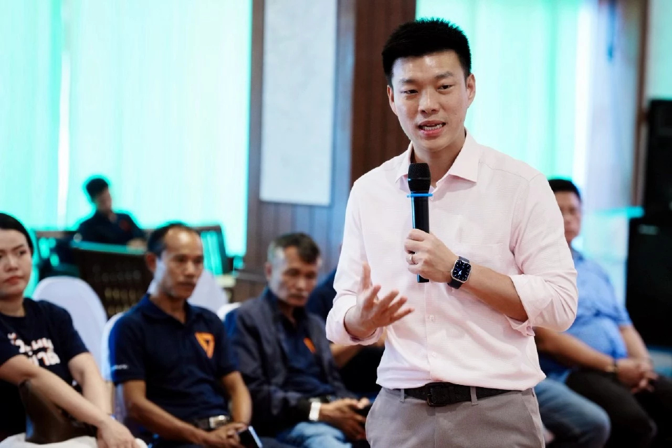 ปชน.ใช้เวทีแถลงนโยบาย ชำแหละคนมีคดีติดตัวใน 'ครม.อนุทิน'