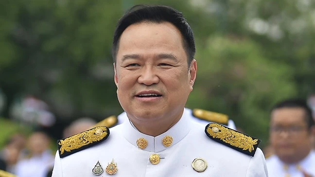 ‘อนุทิน’ น้ำตาคลอ ซาบซึ้ง พระมหากรุณาธิคุณ สละทั้งชีวิตให้ราชบัลลังก์