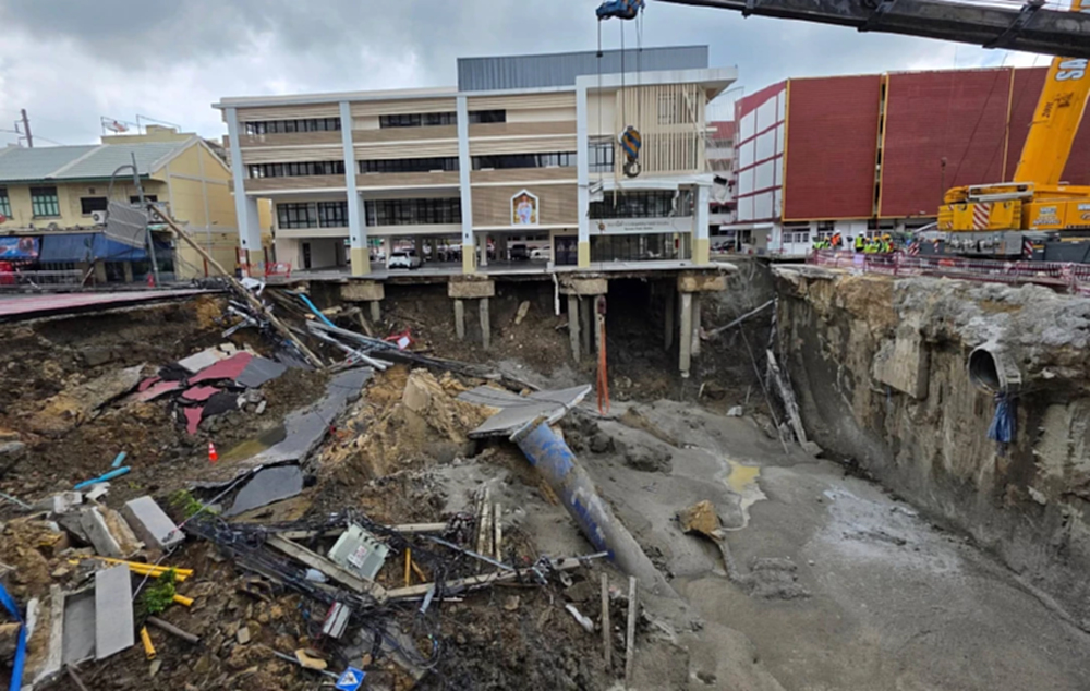 รฟม. ปรับแผนขนทรายถมหลุมยุบยักษ์ ขอประชาชนเลี่ยงถึง 8 ต.ค. 68