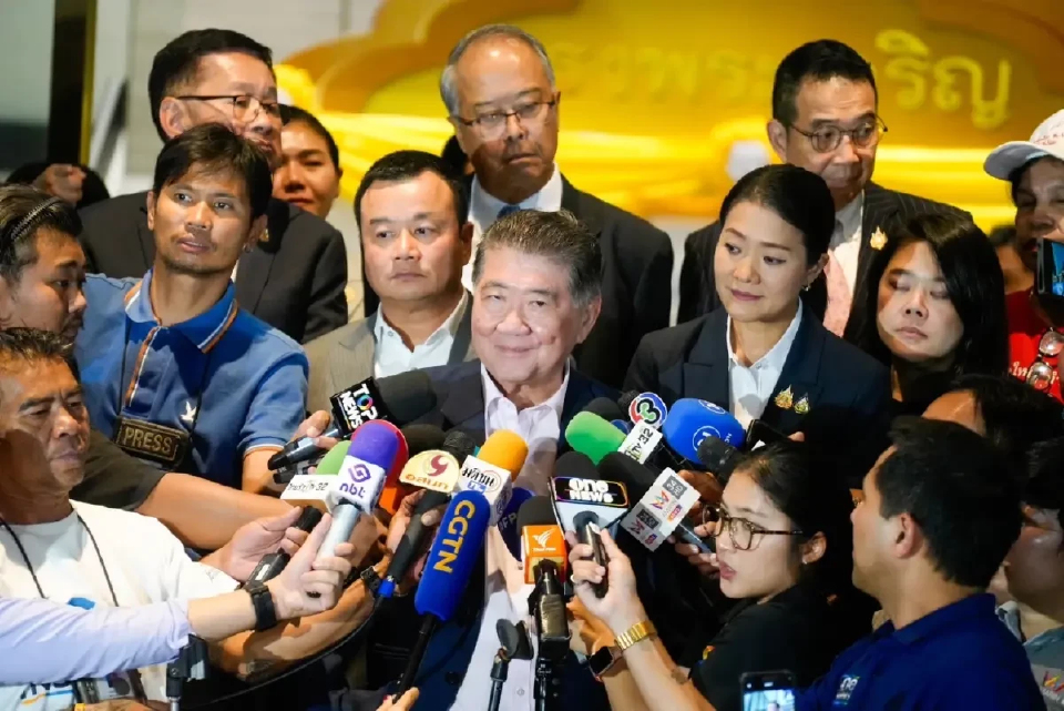 'ภูมิธรรม' ปูด 'อนุทิน' จ่อล้างไพ่ ขรก.มท. อย่าอ้างความเป็นธรรม