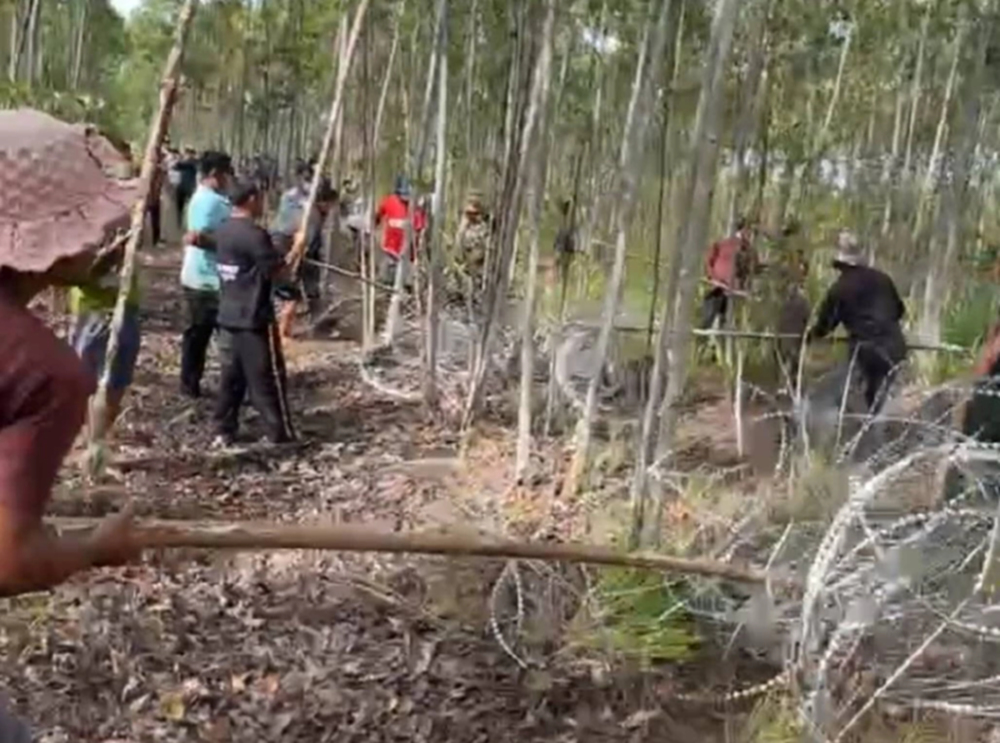 กัมพูชา ป่วนไม่เลิก บุกทำลายรั้วลวดหนามไทย บ้านหนองจาน