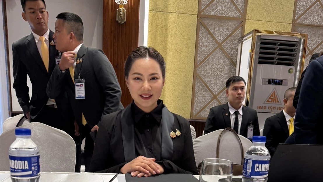 บุ๋ม ปนัดดา ฝากข้อความถึง พล.ท.มาลี เผยโดนสื่อกัมพูชารุมถ่ายคลิป