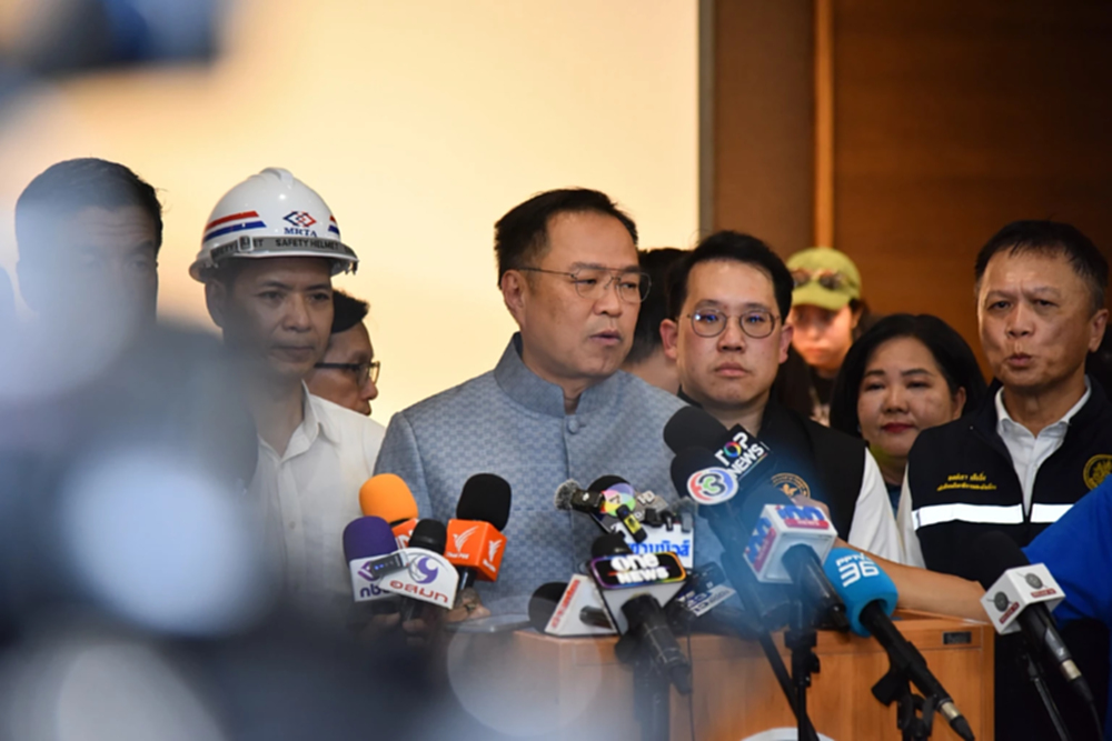 'อนุทิน' ลุยหน้างานเหตุถนนทรุด สั่งเร่งหาสาเหตุ-คนรับผิดชอบ