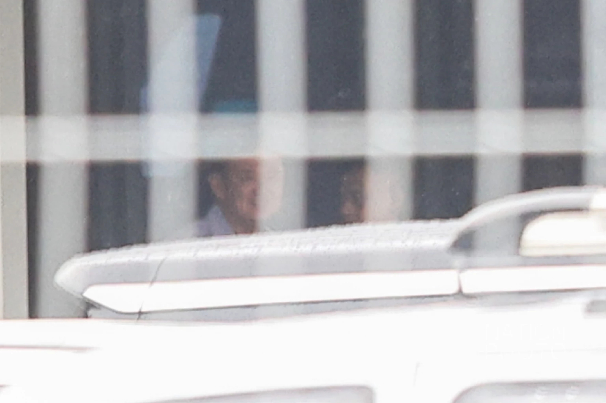 'ทักษิณ' กลับถึงไทยตามนัด ลุ้นไปศาล ฟังคำสั่งบังคับคดี ชั้น 14 พรุ่งนี้