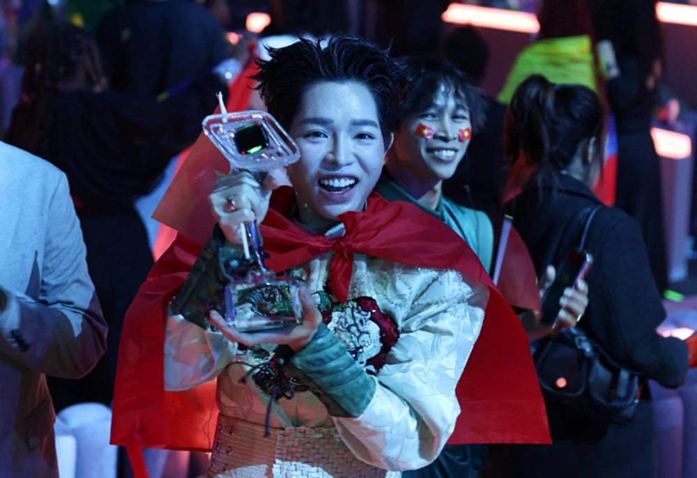 เวียดนามคว้าแชมป์ประกวดร้องเพลงรัสเซีย สหรัฐถอนตัวนาทีสุดท้าย