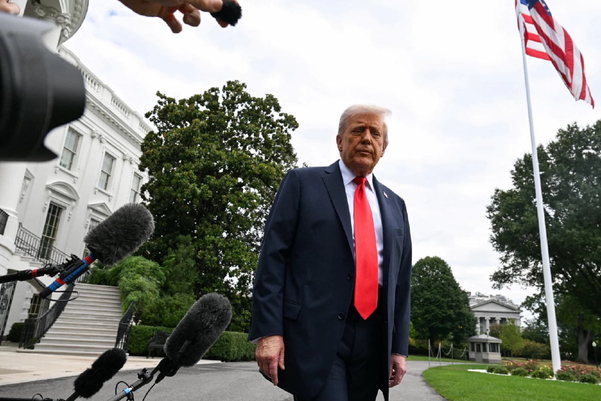 ทรัมป์ลั่นหลังบุกฮุนได 'บ.ต่างชาติต้องฝึกฝนคนงานอเมริกัน'