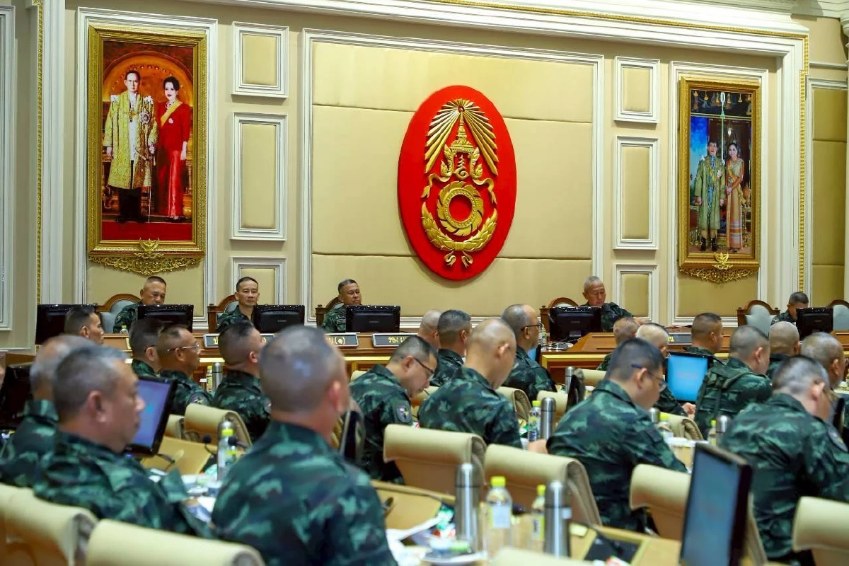 ผบ.ทบ. รับฟัง แผนป้องชายแดนไทย-กัมพูชา ทภ.1-4 รบพิเศษ-หน่วยป้องกันทางอากาศ