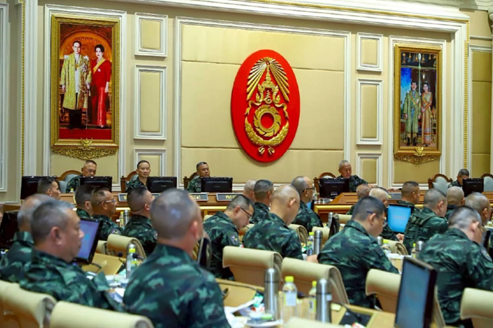 ผบ.ทบ. รับฟัง แผนป้องชายแดนไทย-กัมพูชา ทภ.1-4 รบพิเศษ-หน่วยป้องกันทางอากาศ