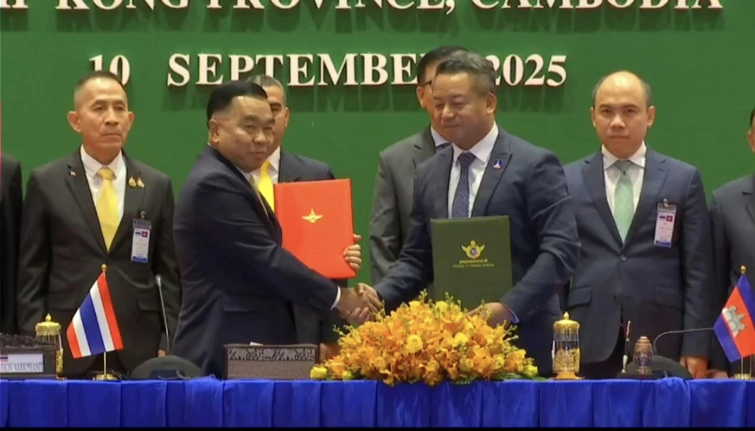 ด่วน! จีบีซีไทย - กัมพูชา เห็นชอบถอนอาวุธหนัก เล็งเปิดด่านจันทบุรี - ตราด