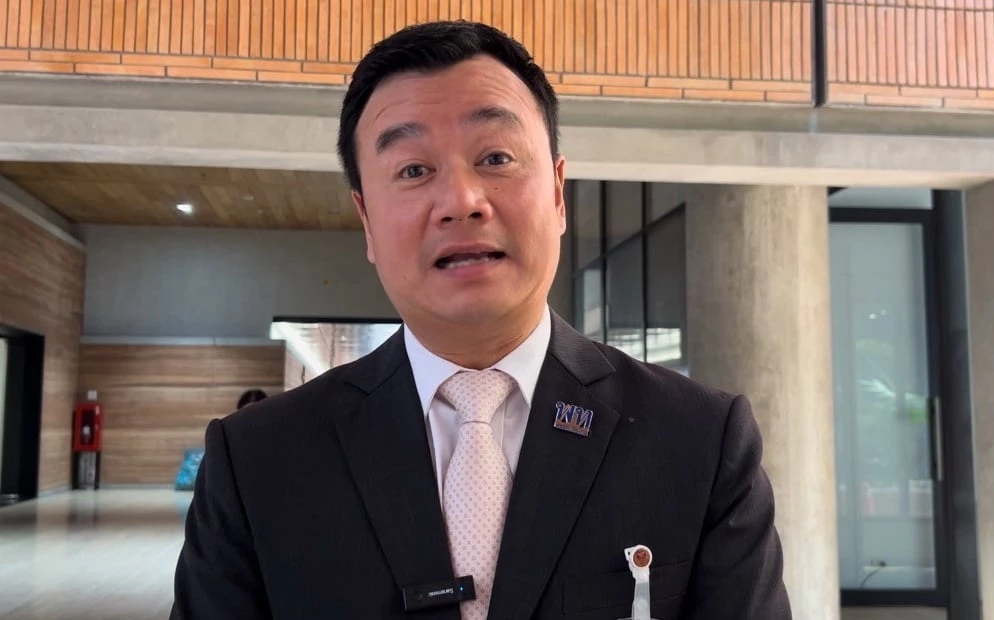 'สรวงศ์' โยนกก.บห. ขับ 'เหลิม' ซัด 'ศักดิ์ดา' นั่งรมต. ต้องลาออก สส.