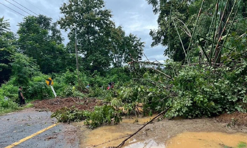 สรุปน้ำท่วม-ดินสไลด์ วันนี้ (30 ก.ย. 68) ถนนหลวง 'ผ่านไม่ได้' 6 แห่ง