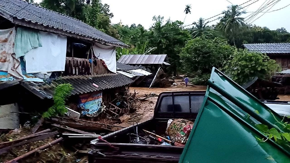 แม่ฮ่องสอนวิกฤต! 'พายุบัวลอย' ถล่ม น้ำป่าหลาก เร่งช่วย 36 หมู่บ้าน