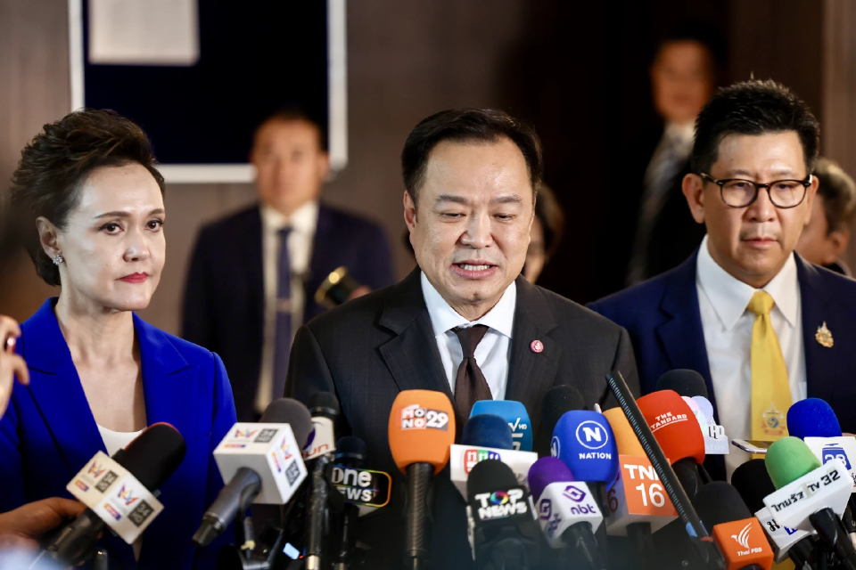 'อนุทิน' โยนรัฐสภาชี้ขาดแก้ รธน.หลังศาลวินิจฉัยประชามติ 3 ครั้ง