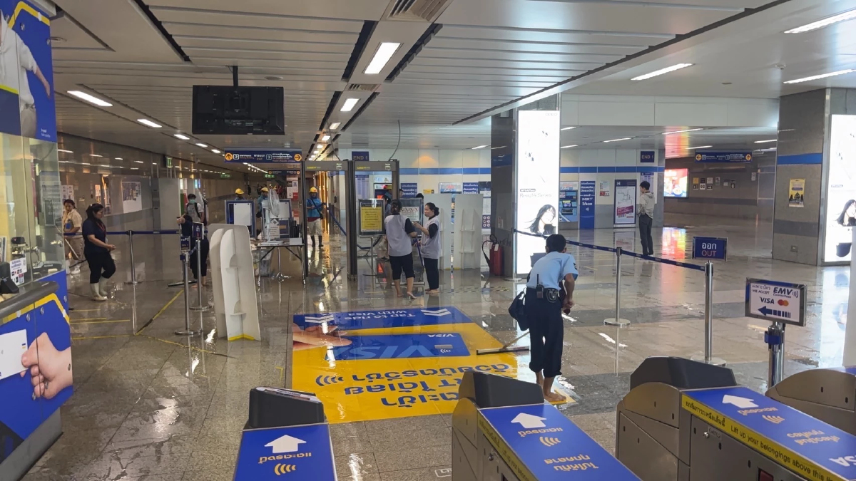 รฟม. แจงน้ำท่วมขังใน MRT เหตุก่อสร้างทางเชื่อมอาคาร AIA