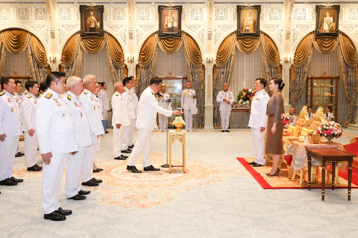 ในหลวง-ราชินี พระราชทานพระบรมราชวโรกาสให้ 'ครม.ใหม่' เฝ้าฯถวายสัตย์ปฏิญาณ