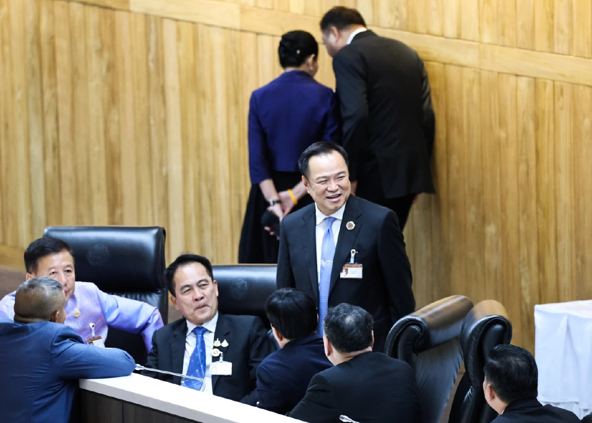 '60สส.' ยื่นศาล รธน. ถอด 'อนุทิน-ณัฐพงษ์' ปมล้มล้างการปกครอง