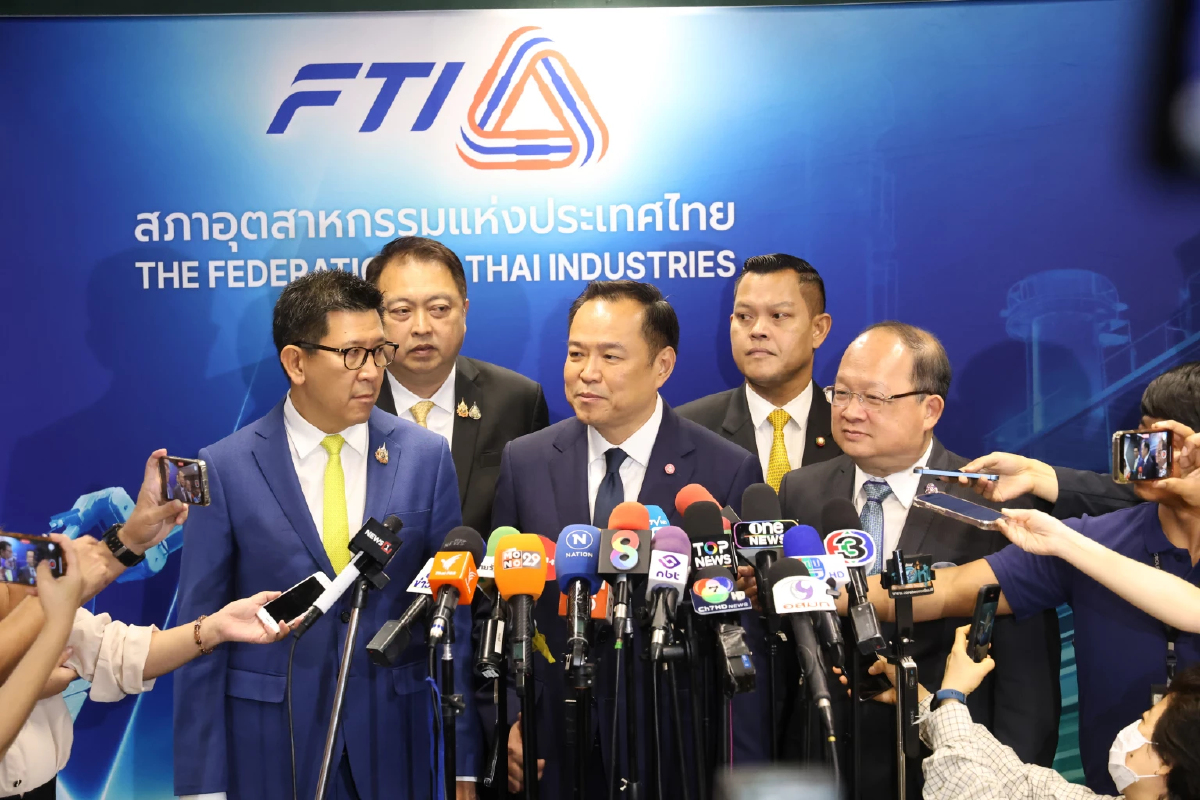 นายกฯ อนุทิน สั่ง ‘เอกนิติ’ ตรวจสอบการส่งออกทองคำไปกัมพูชา