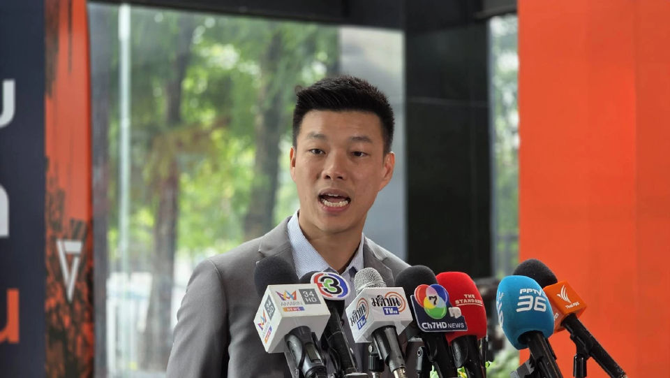 'เท้ง' ยัน ม.112 มีปัญหา แก้ตามกรอบศาล รธน. รับคุมนิติสงครามไม่ได้