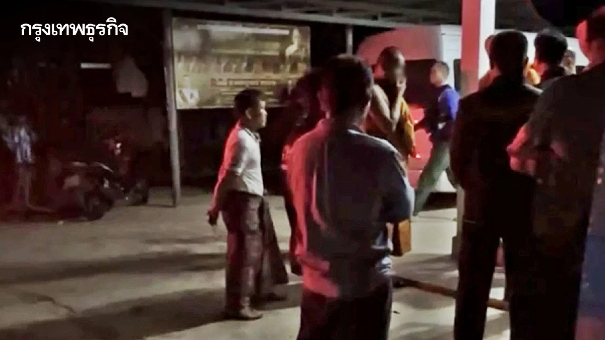 ฉาวอีก เจ้าอาวาสวัดมั่วสีกา ชาวบ้านฮือล้อมจับคากุฏิกลางดึก อ้างมาถวายเห็ด