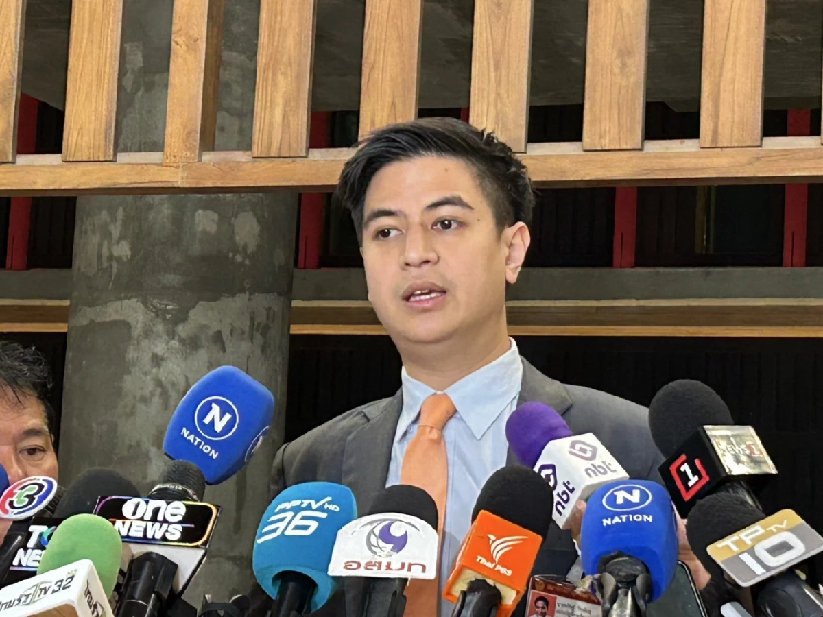 'โฆษก ปชน.' มั่นใจพรรคไปต่อ หลัง44สส. ติดบ่วงคดีศาลรธน.