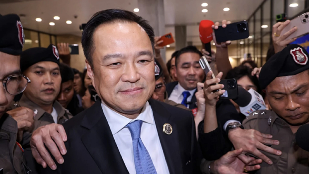 ‘อนุทิน’ รุดกราบพ่อ หลังผงาด ‘นายกฯ’ เผย ลุยงานหนัก โผ ‘ครม.’ จบเร็ว